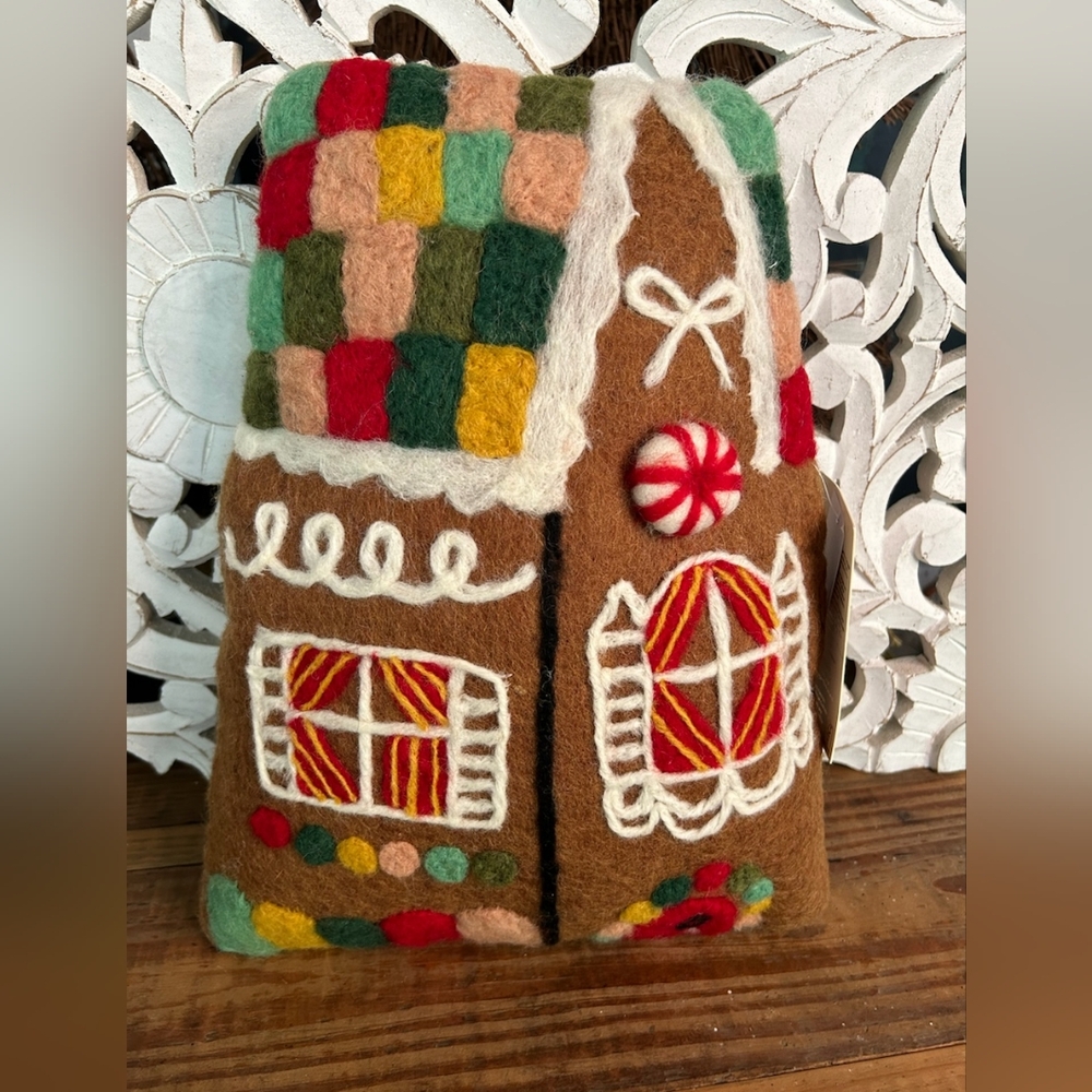 Pottery Barn Gingerbread  House Pillow!